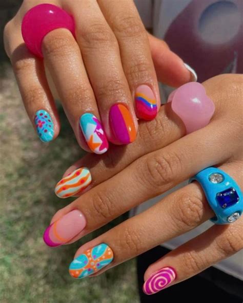 colores de uñas para la playa 2019|Uñas para vacaciones: 7 ideas llenas de color para la playa y el .